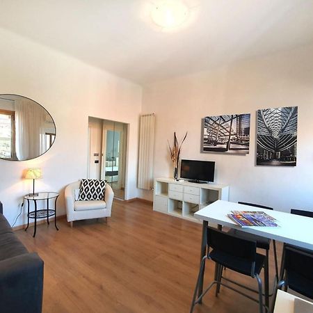 Convenienza E Ottimo Collegamento Coi Mezzi - Imbriani Urban Retreat Apartment Милано Екстериор снимка